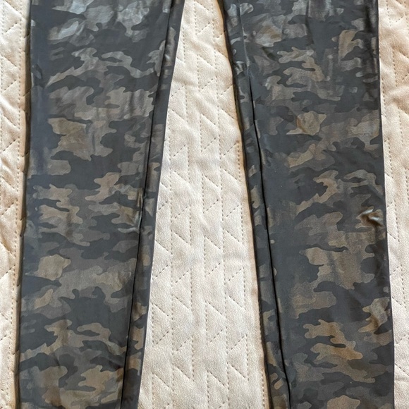 Spanx camo leggings women’s size large black pre-owned condition - Picture 4 of 10